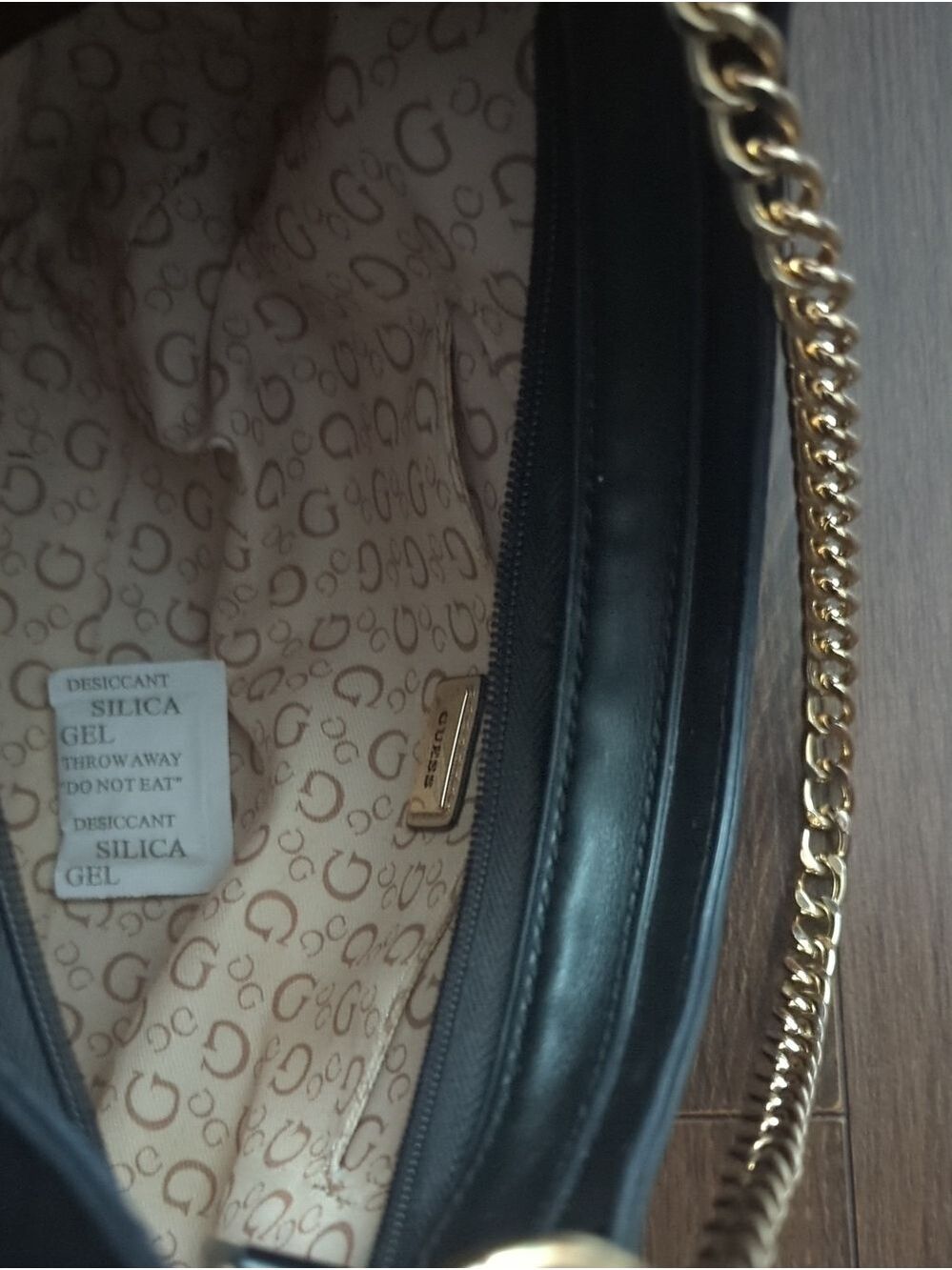 GUESS Black Embossed Logo Shoulder Bag with Gold Chain - Picture 8 of 12